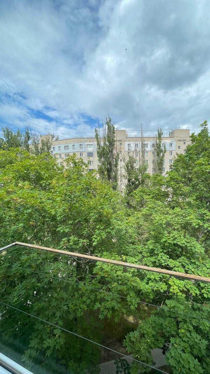 Продаж 2-кімнатної квартири на пр. Миру