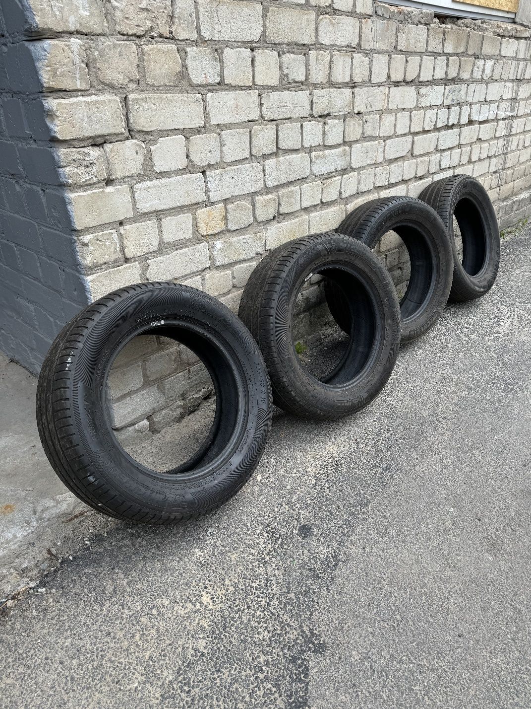 Покришки Michelin Primacy 4 205/60 R16 2018 року