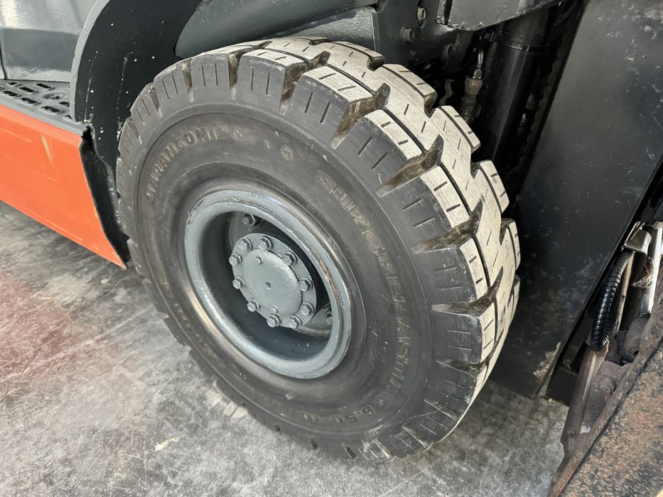 Продаж навантажувача TOYOTA 02-8FGF15, 2009 року в ідеальному стані!