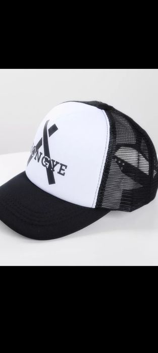 Letnia z siatką z tyłu