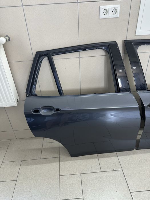 BMW X1 E84 дверка права сторона B39 колір бмв х1 е84 двері MINERALGRAU