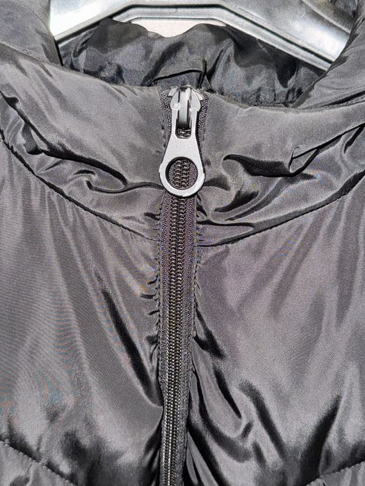 Зимова жіноча куртка