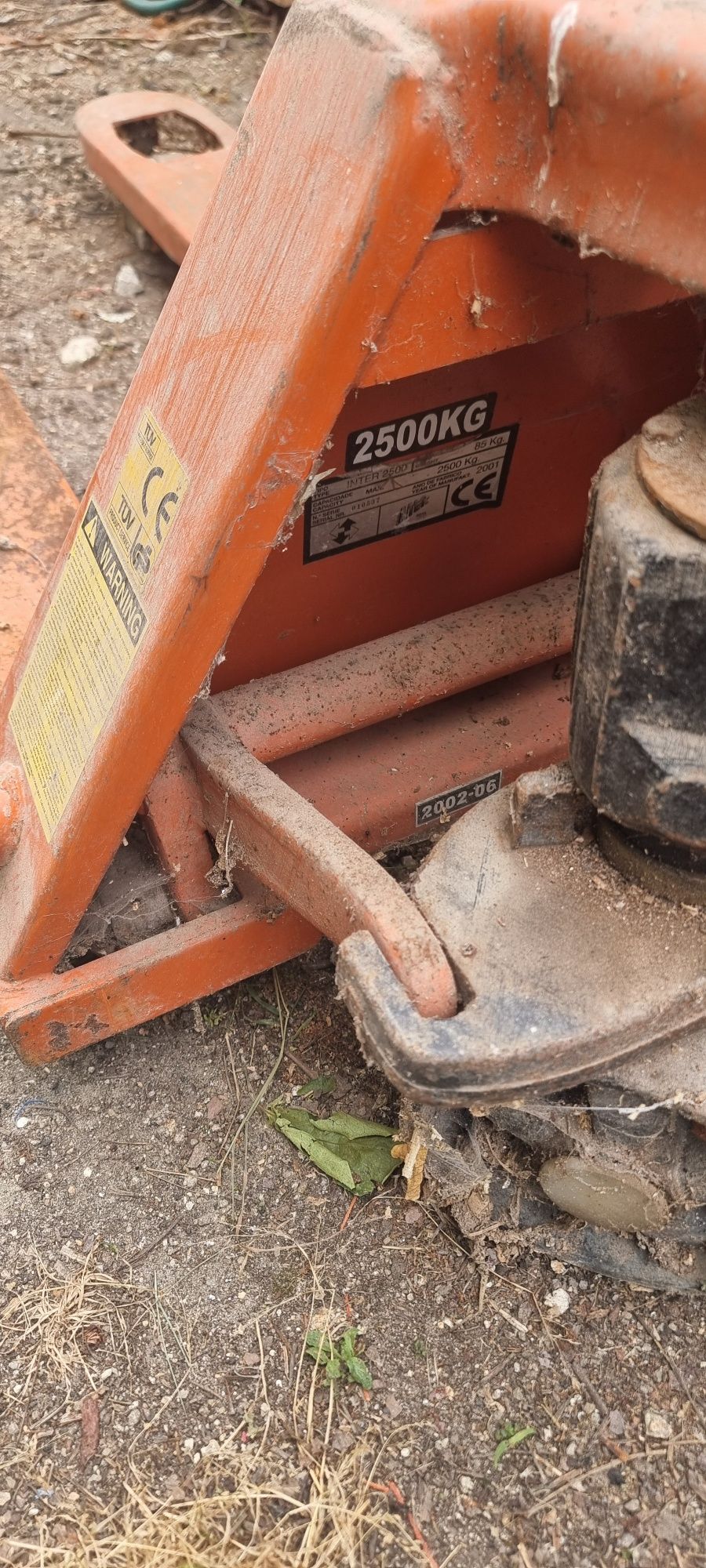 Porta paletes  de 2500 kilos