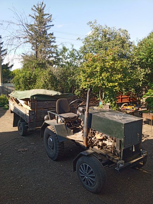 Продам саморобний трактор ,з причіпом!