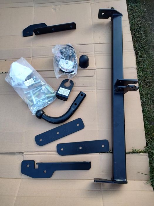 Hak z kompletem mocowań do Astra 2 hatchback nowy