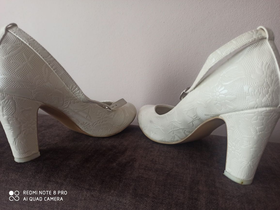 Туфлі жіночі (весільні)