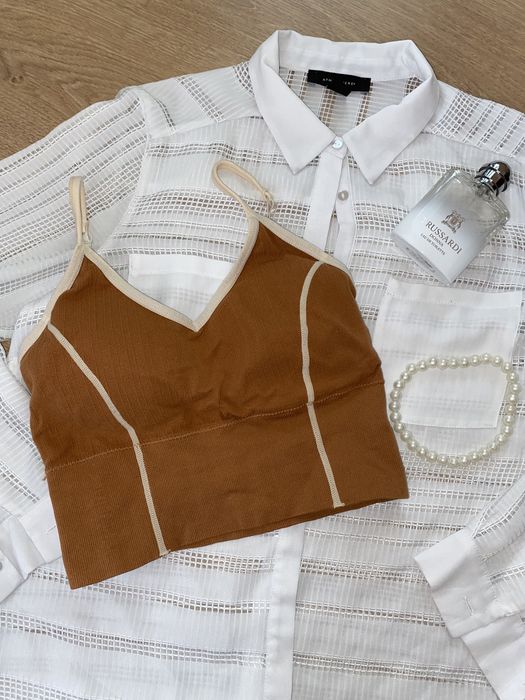 Жіночий топ з чашечками гірчичного кольору