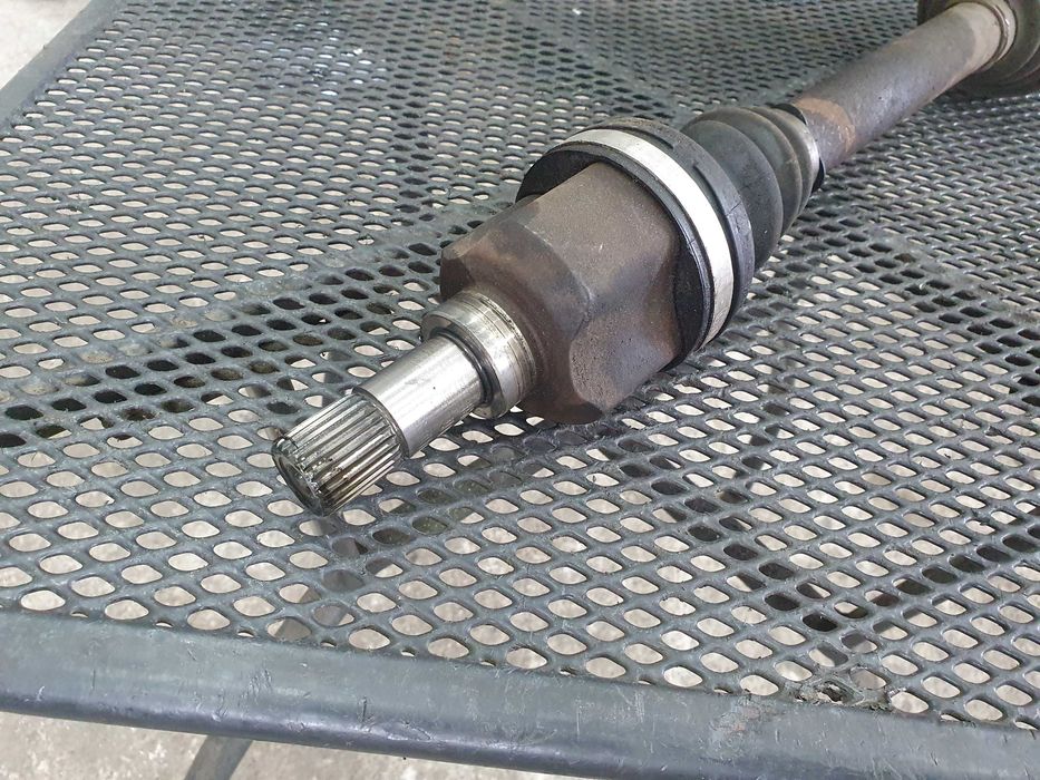 Półoś lewa przegub Peugeot 308 T7 1.6 benzyna 120km 5 biegów kpl