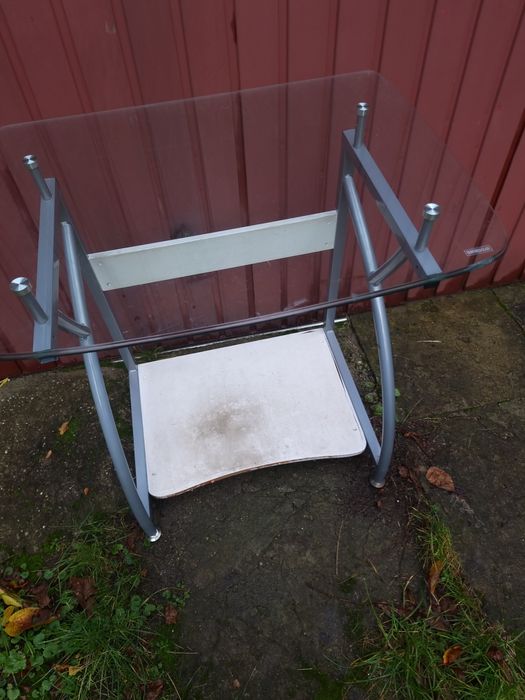 Biurko metalowe  z blatem szklanym