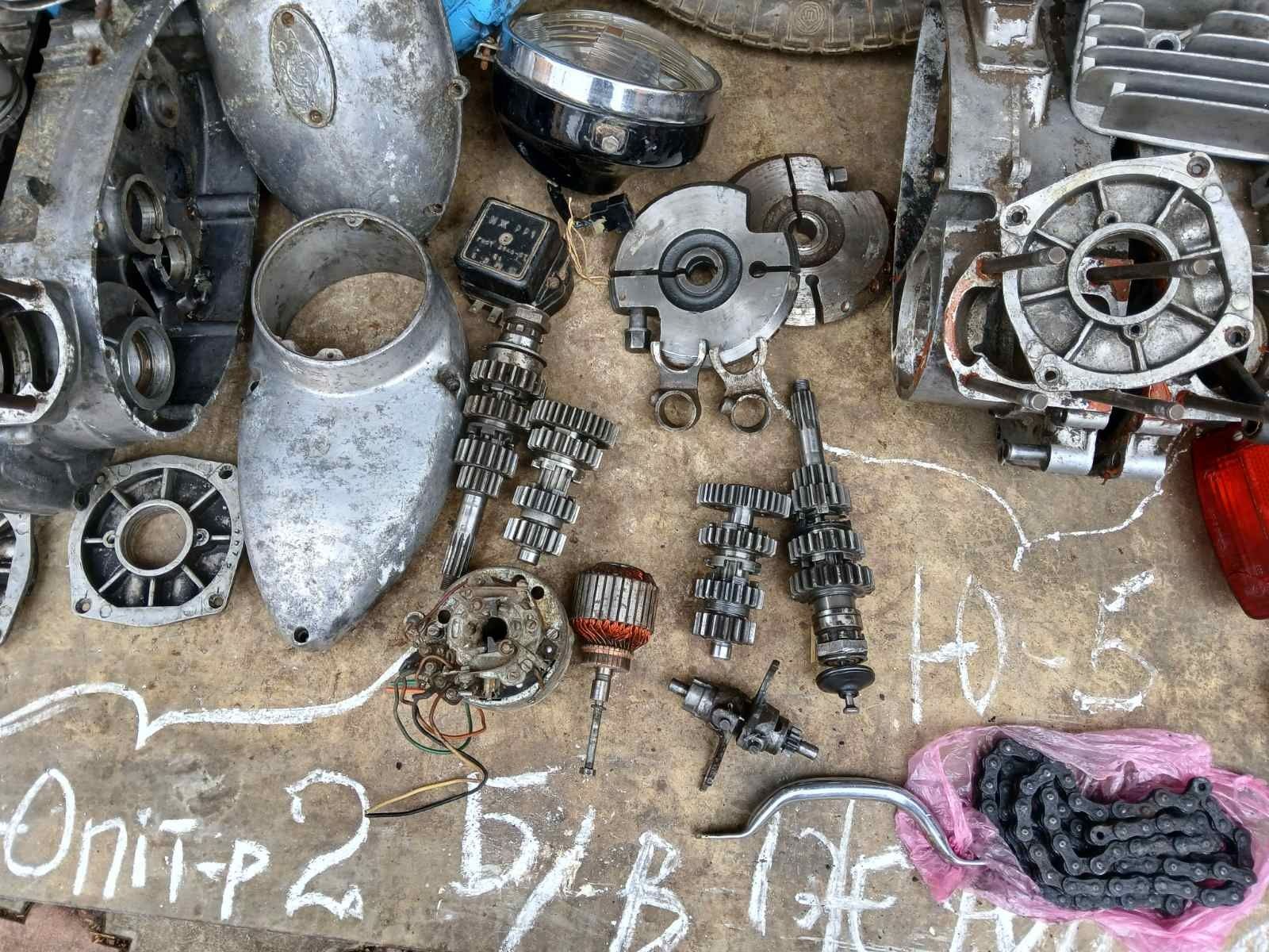 Продам кришку картера мото іж Планета-3