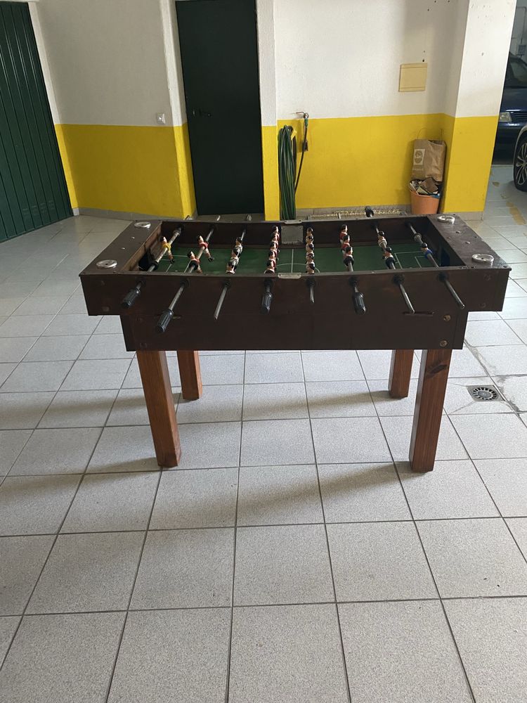 Aluguer da mesa de matraquilhos-Bom estado