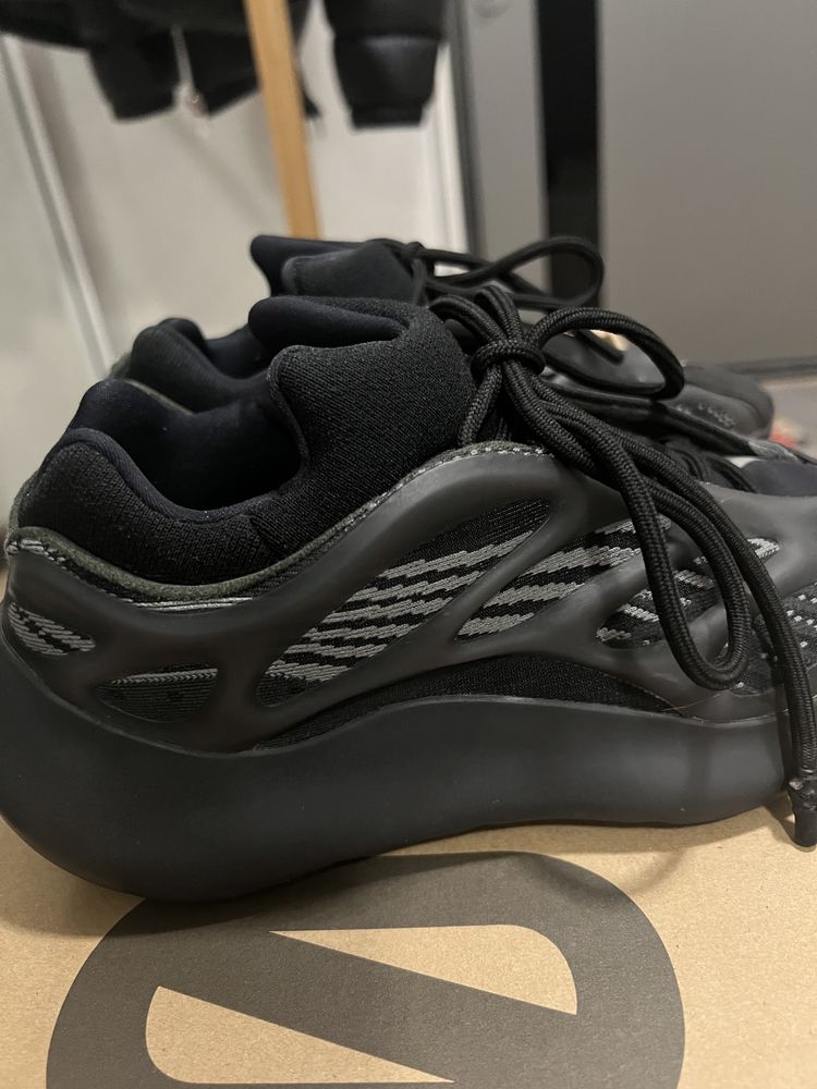 yeezy boost 700 оригинал