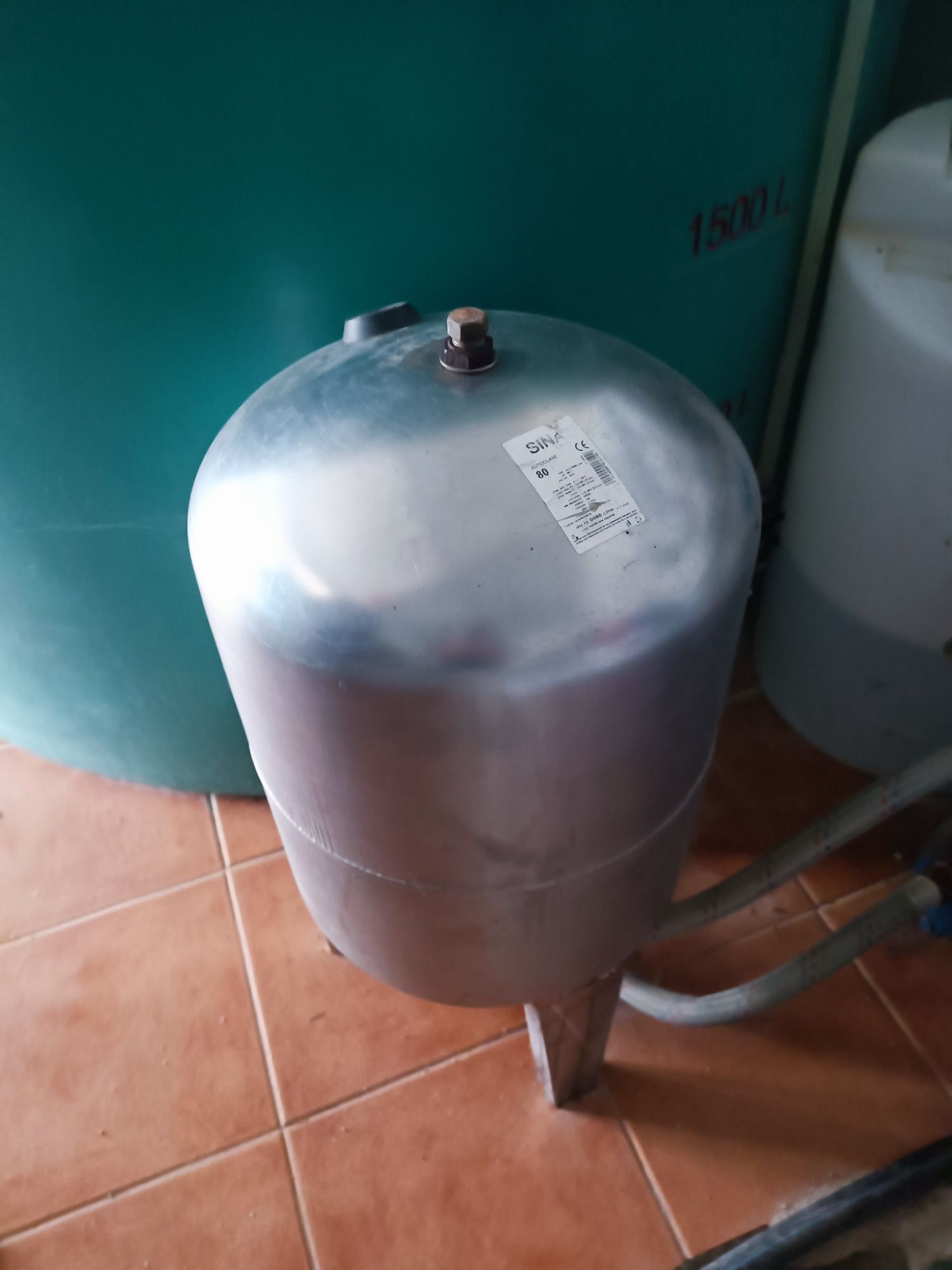 Deposito 3000 litros e sistema de tratamento de água