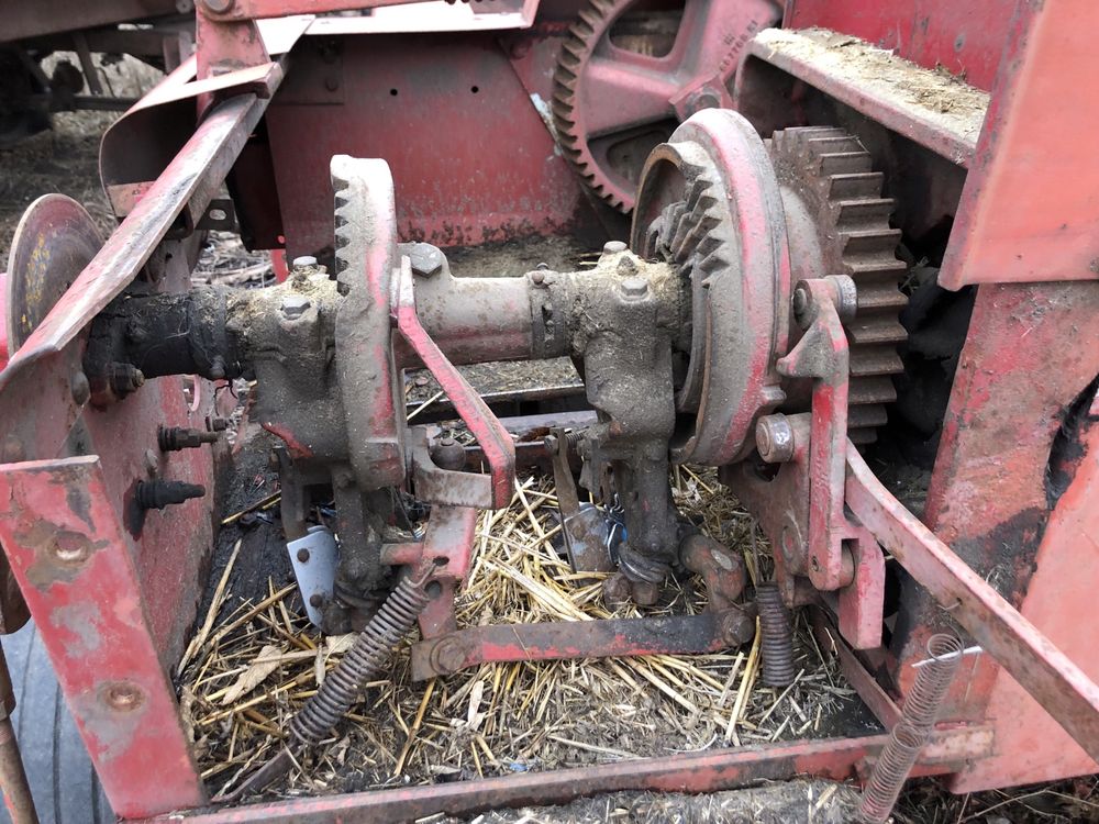 Тюкопрес/прес-підборщик CASE IH 440