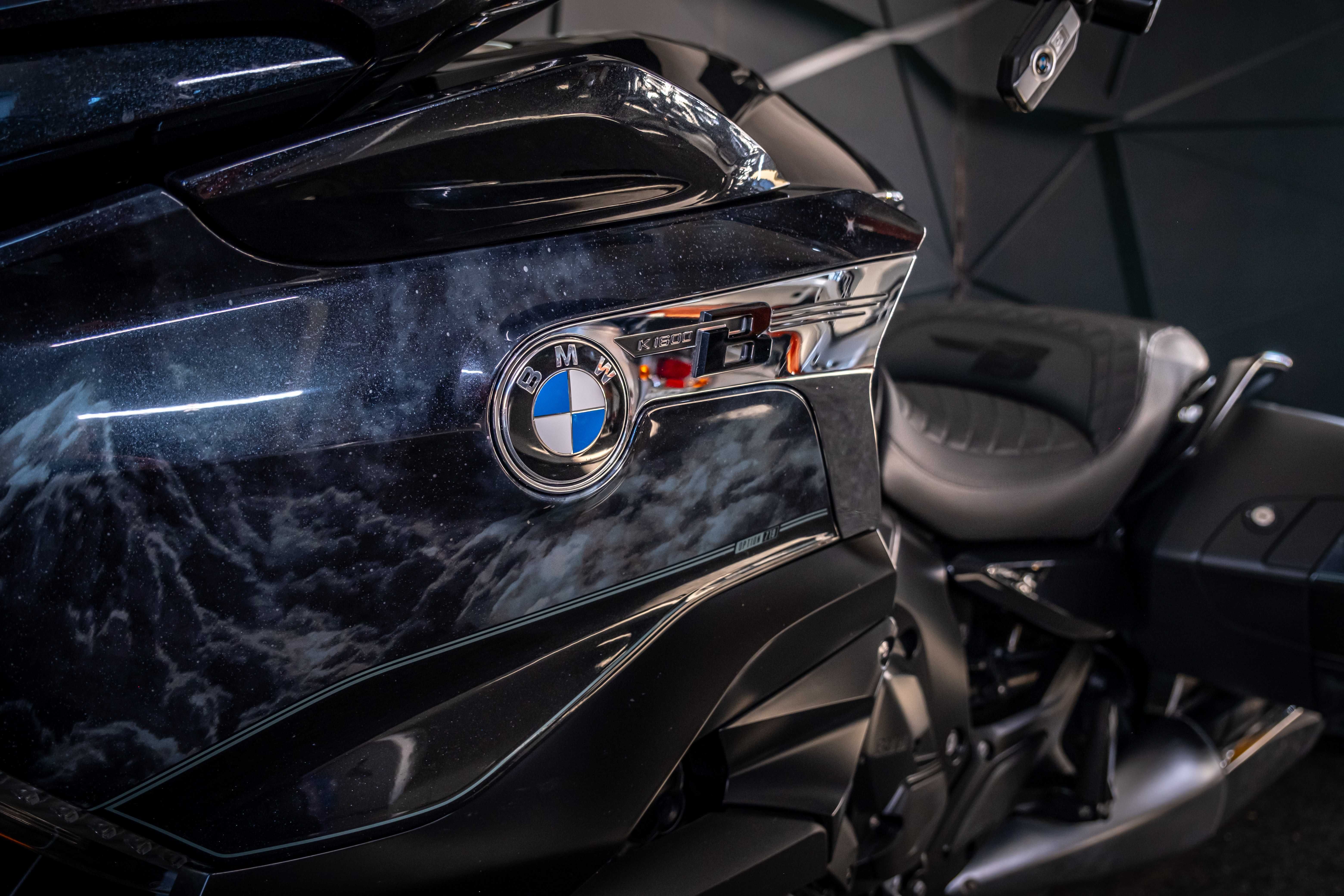 BMW K1600 Midnight