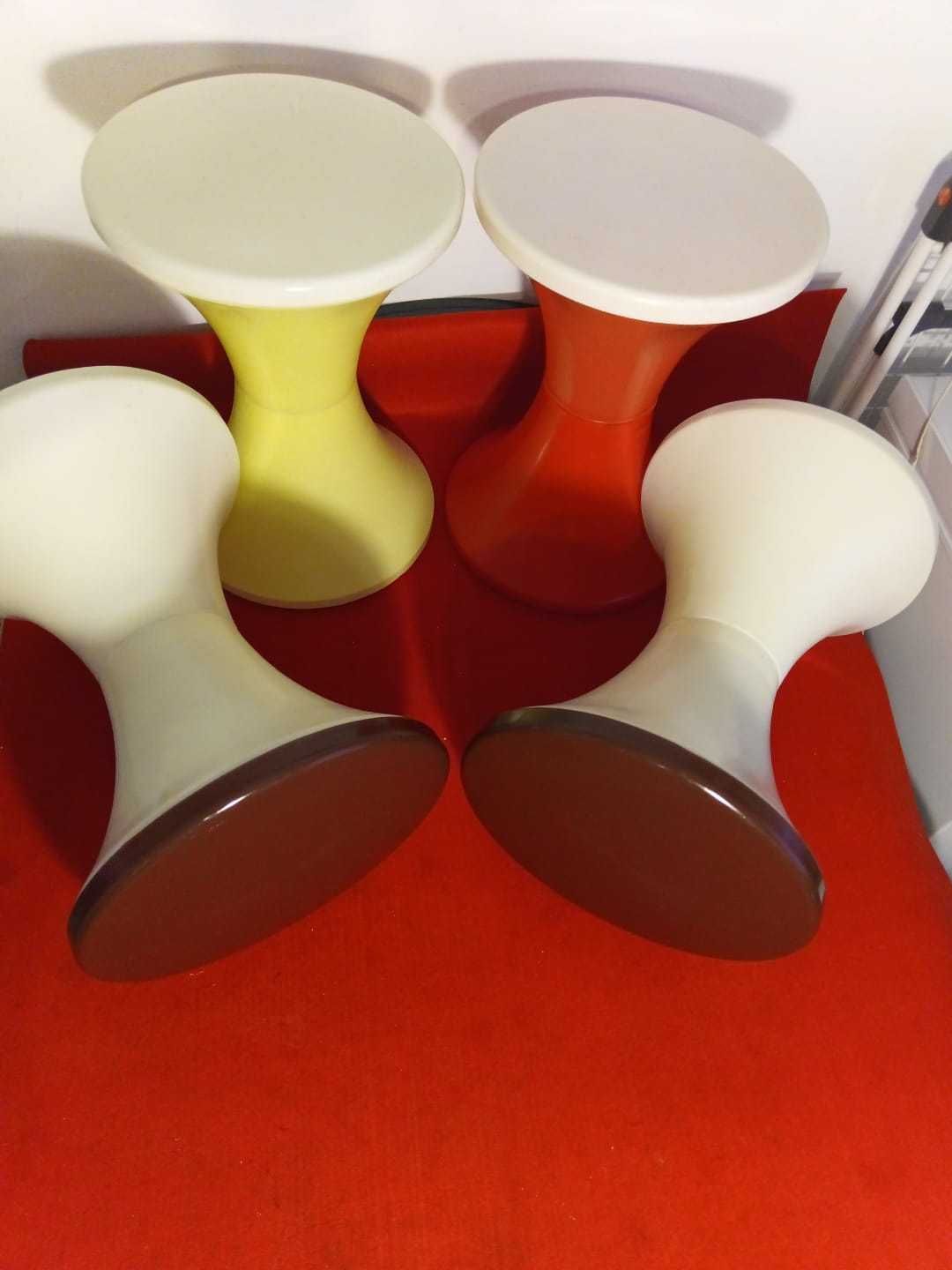 Taborety tam tam plastikowe Krywałd z PRL