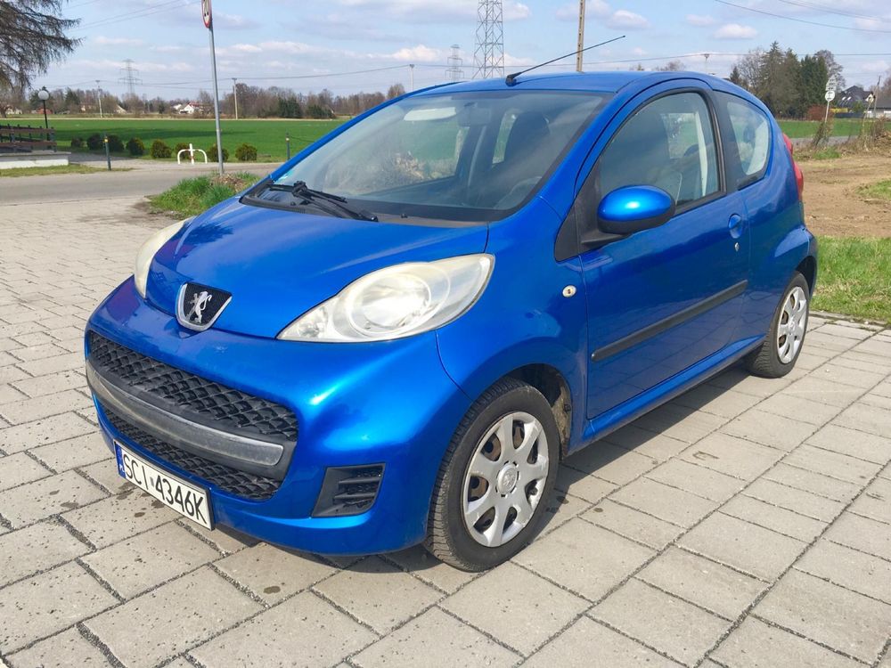Peugeot 107 niebieski