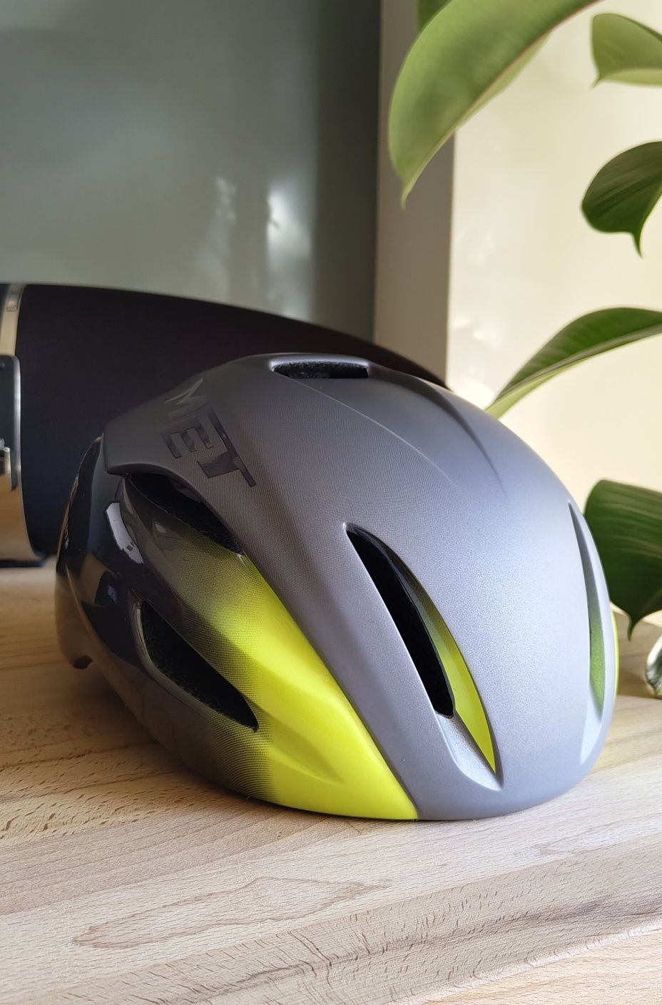 Capacete MET Manta MIPS - Novo com etiqueta