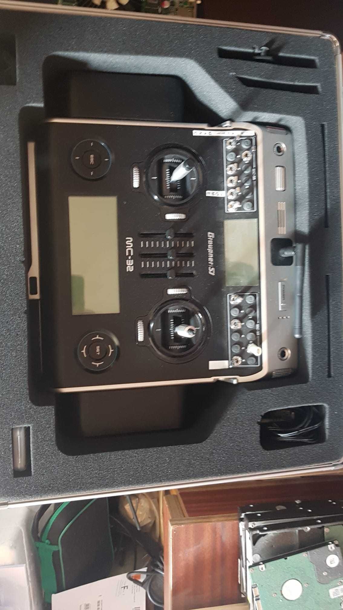 nadajnik Futaba T6J FX 30 Graupner mc32 2,4GHz zdalne sterowanie pilot