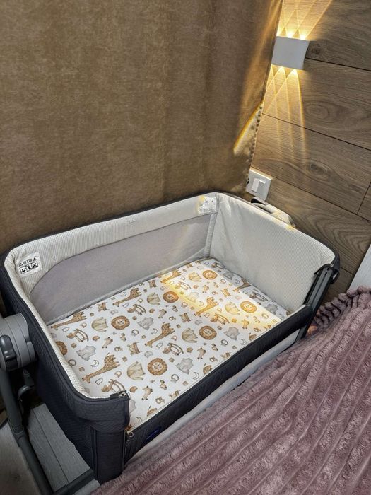 Приставная детская кроватка Chicco next to me