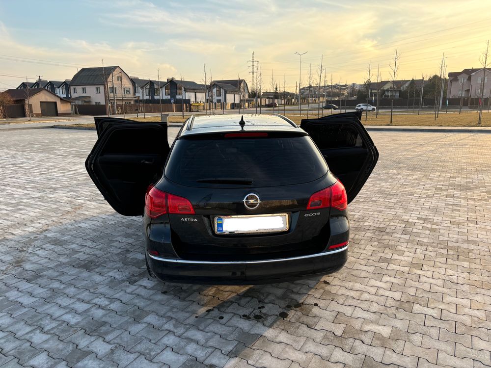 Продаж або обмін Opel Astra 2015 року