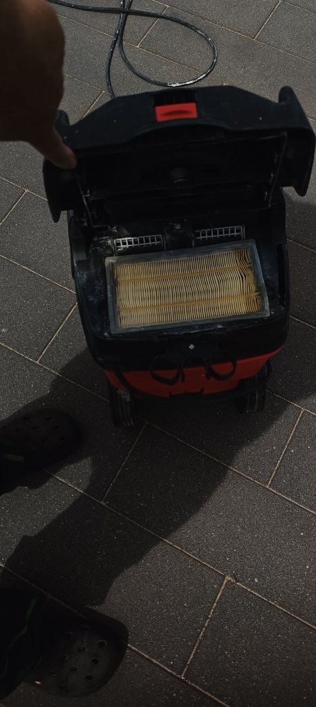 Odkurzacz przemysłowy budowlany na mokro z otrząsaczem flex Karcher