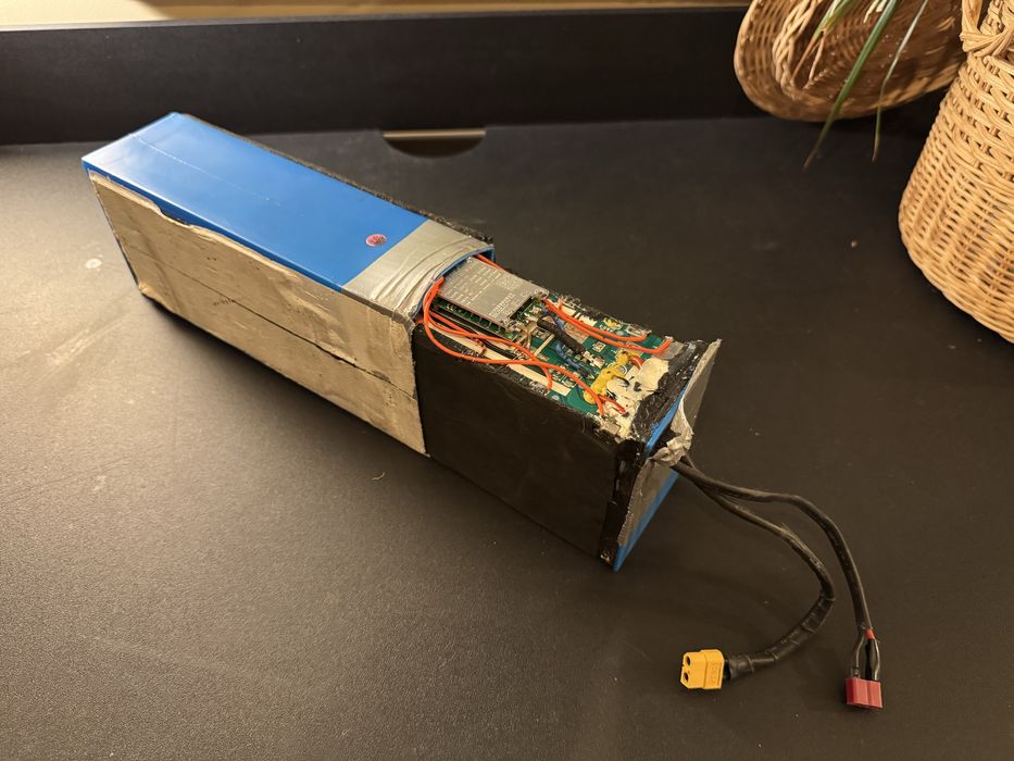 Аккумулятор с электросамоката под разбор