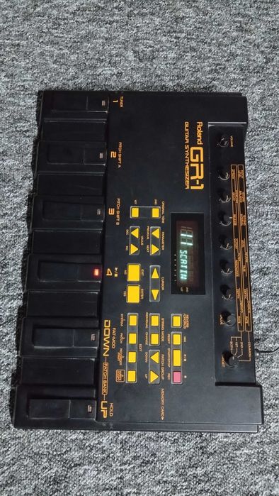 ROLAND GR-1 multiefekt syntezator gitarowy