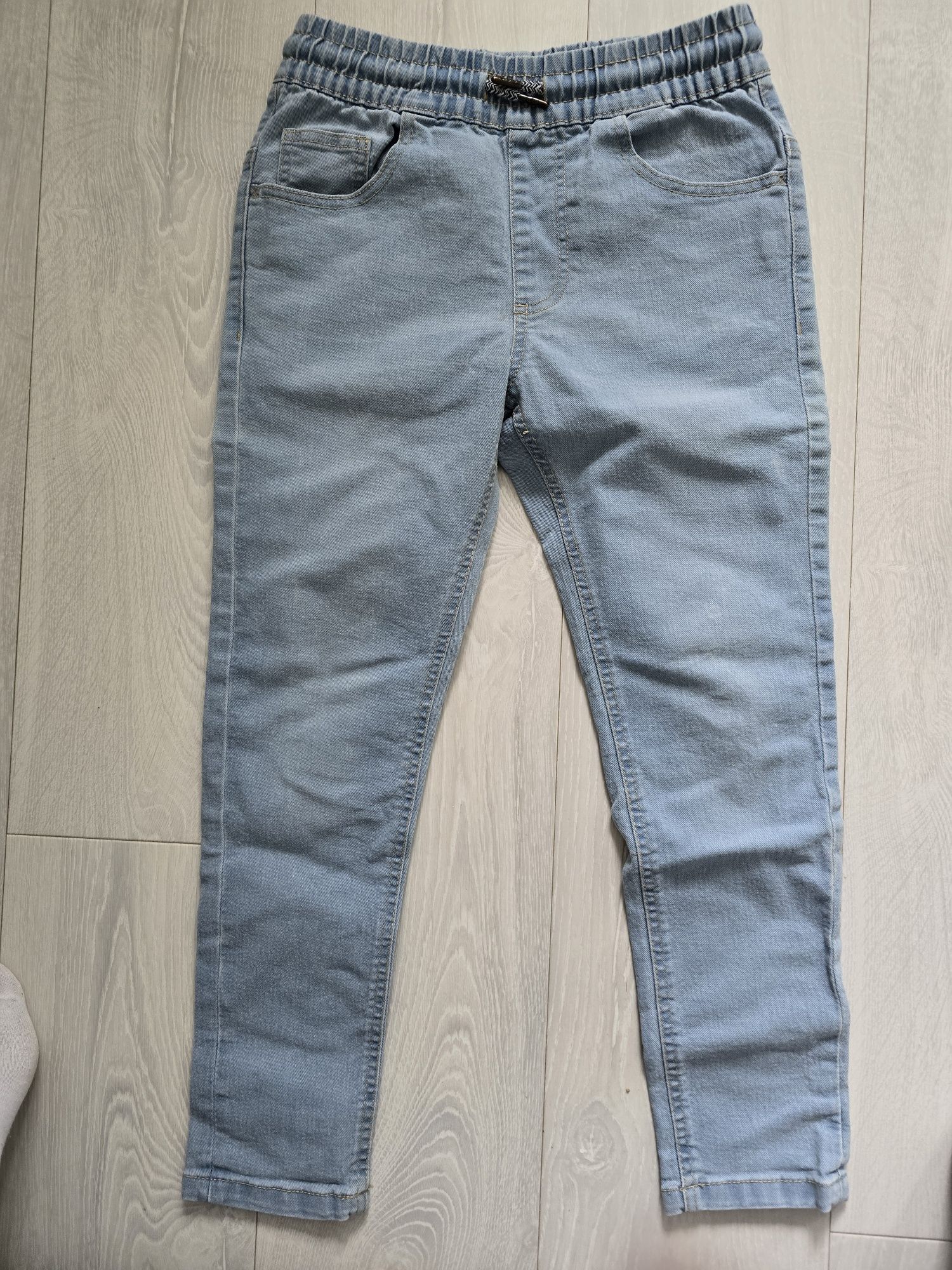 Spodnie jeans RESERVED r. 140