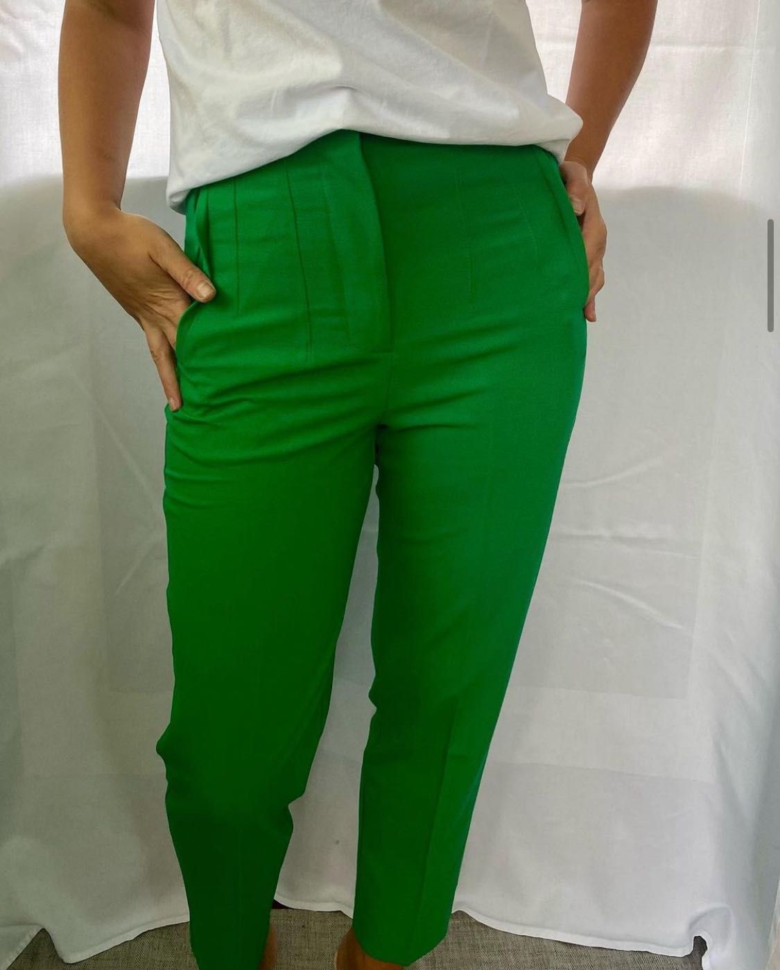 Трендові зелені штани з високою талією