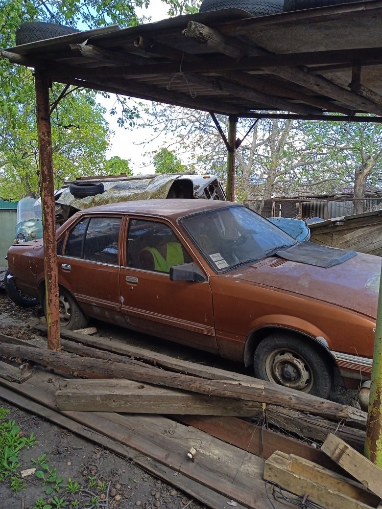 Запчастини Опель Рекорд