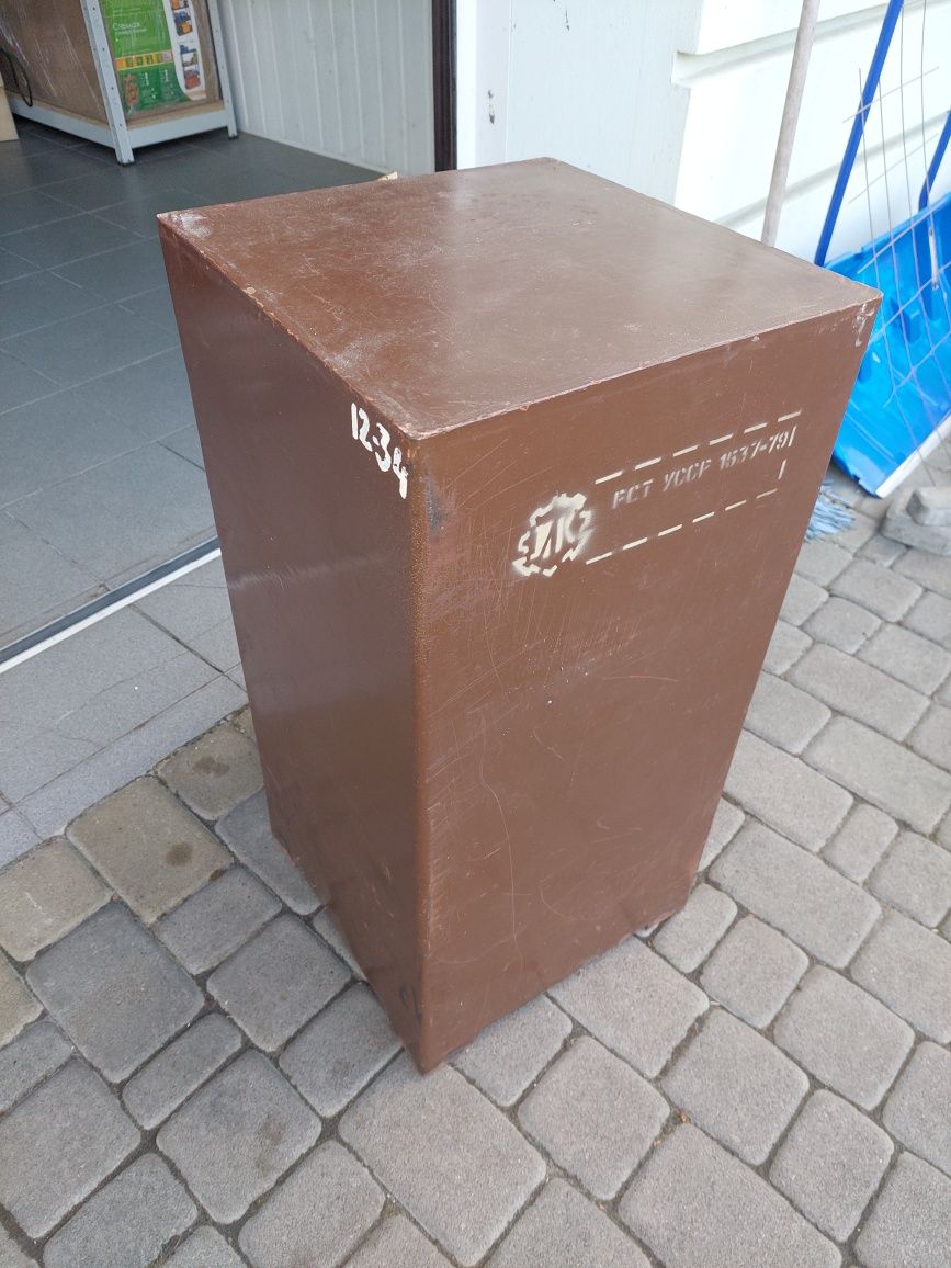 Продам канцелярский сейф
