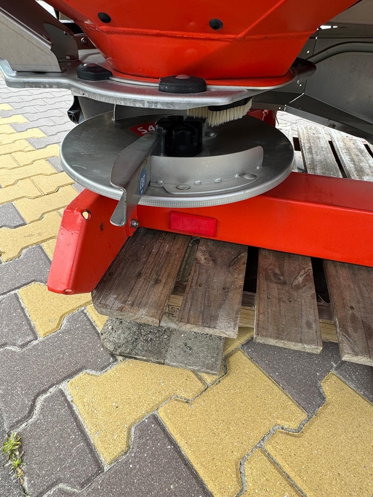 Kuhn Axis   40.1 W  IGŁA !!Dawkowanie Waga Rozsiewacz