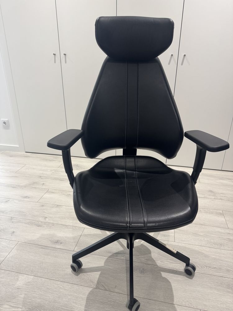Cadeira Gaming IKEA em Pele - Modelo Premium, Quase Nova