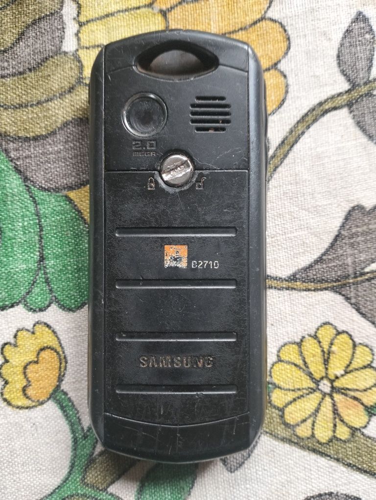 Tel kom samsung solid gt-b2710 uszkodzony