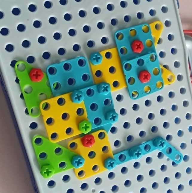 Klocki konstrukcyjne dla dzieci plastikowe w walizce 237 elementów