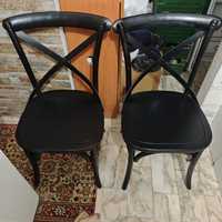 Duas cadeiras pretas