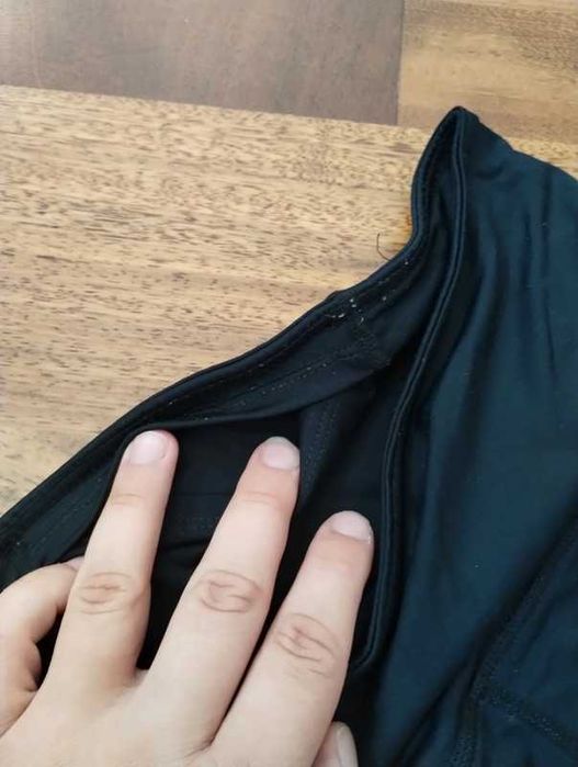 Czarne legginsy Mountain Warehouse śliskie bez dziur plam długie lycra