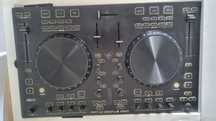 Consola de DJ Behringer CMD Studio 4A, funciona. Usei durante um tempo