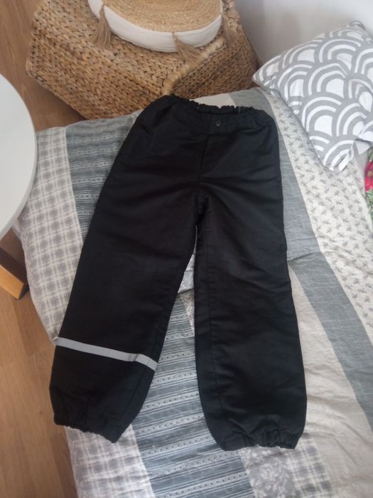 Spodnie na śnieg h&m dla dziecka r. 122 czarne ze srebrnym paskiem