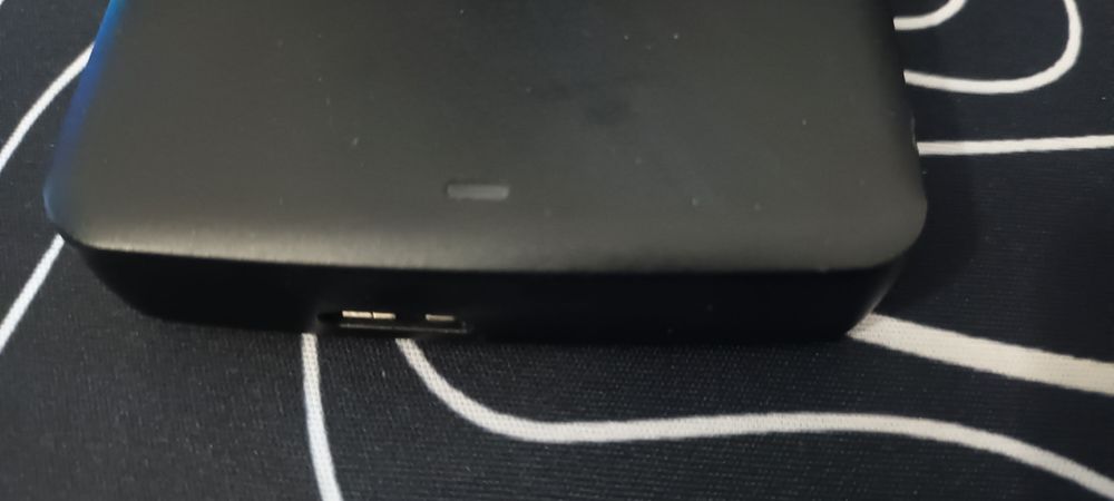 Disco rígido externo portátil Toshiba Canvio Basics preto  2Tb