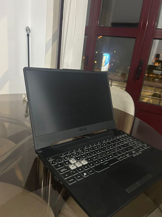 RTX 3050. 256 gb de SSD