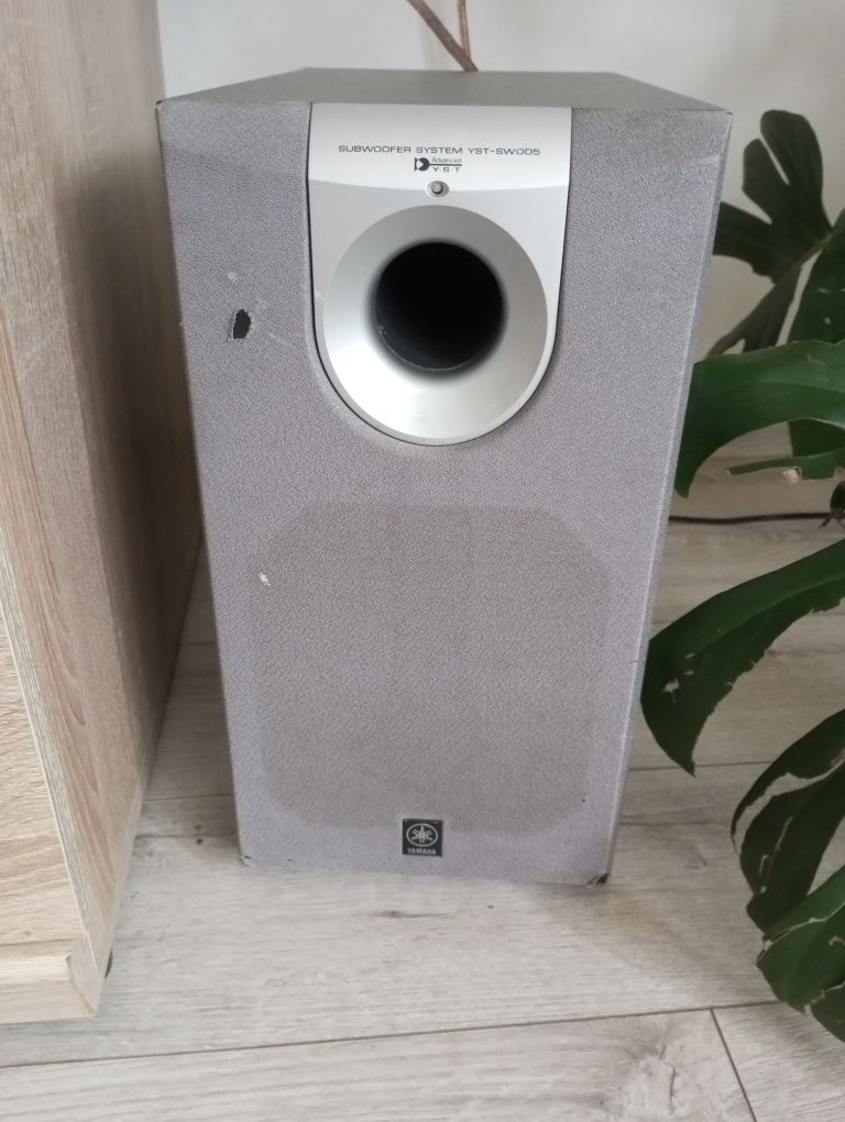 Zestaw audio amplituner Denon, kolumny Tonsil , subwoofer Yamaha