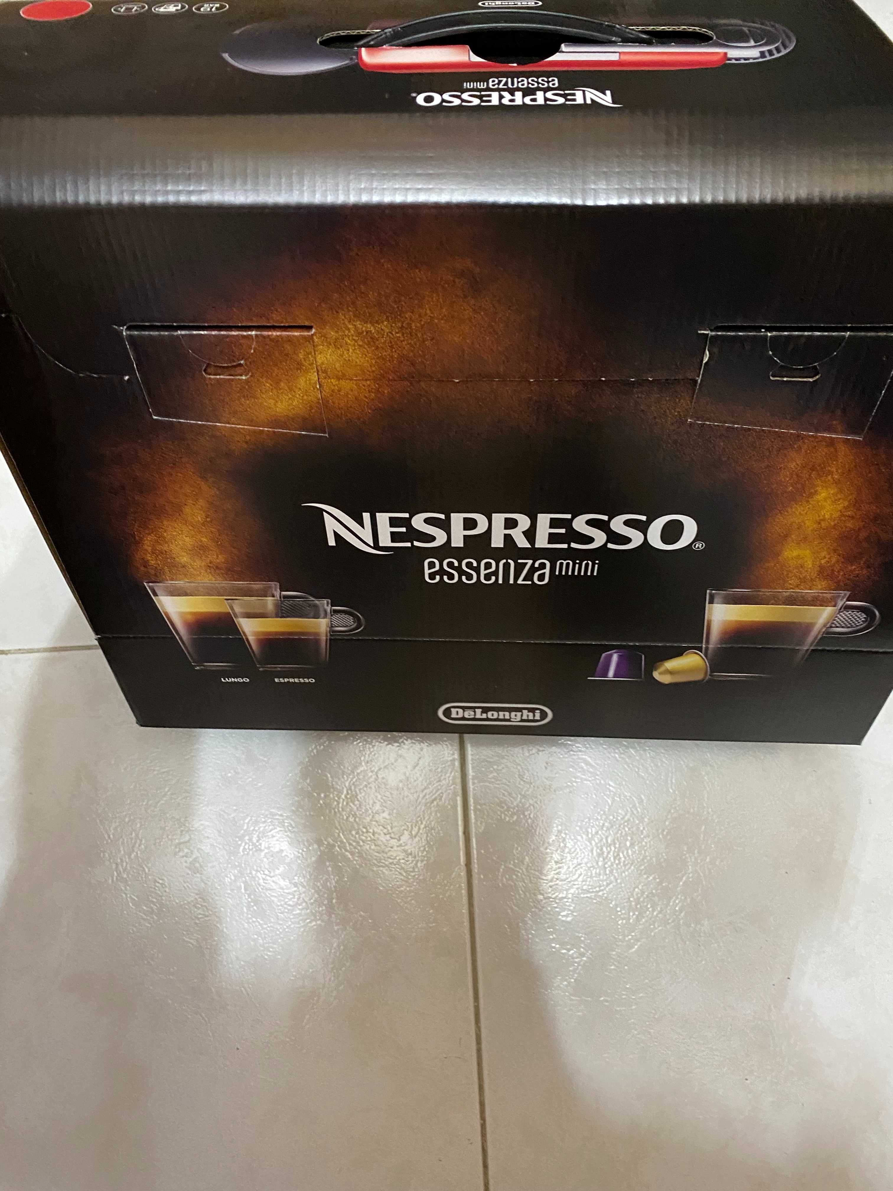 Maquina café Nespresso Essenza MINI incluindo Aerochino 3