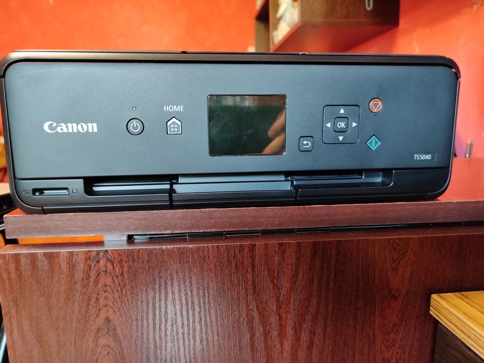 МФУ принтер Canon Pixma TS5040 WI-FI Б.У не печатает