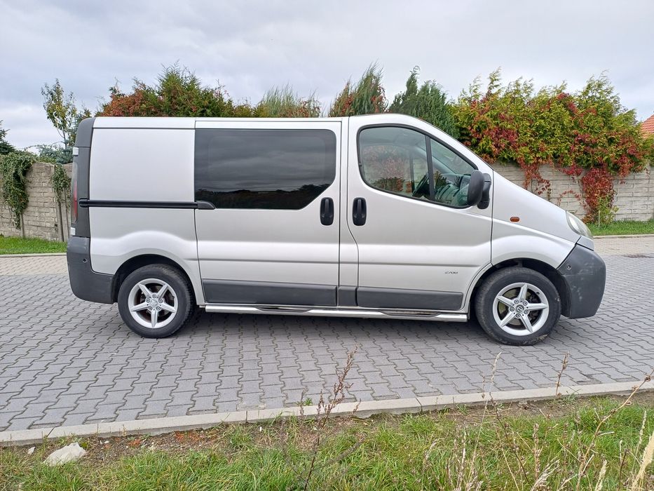 SUPER STAN!!Opel Vivaro 2.5d.KLIMA, ALUSY.Silny,Sprawny i Zadbany.HAK.