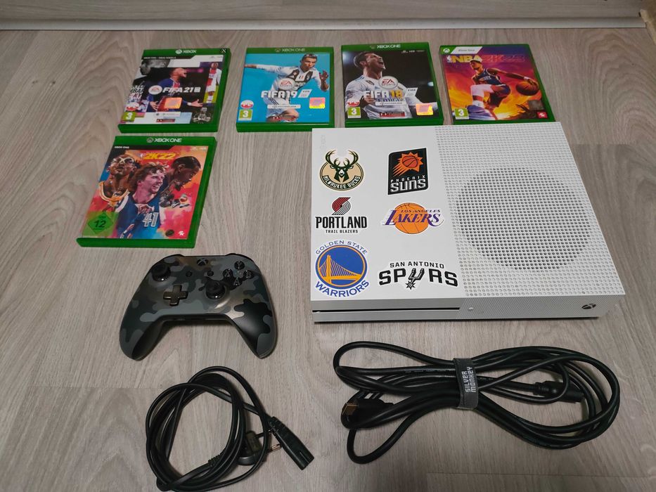 Konsola Xbox One + gry