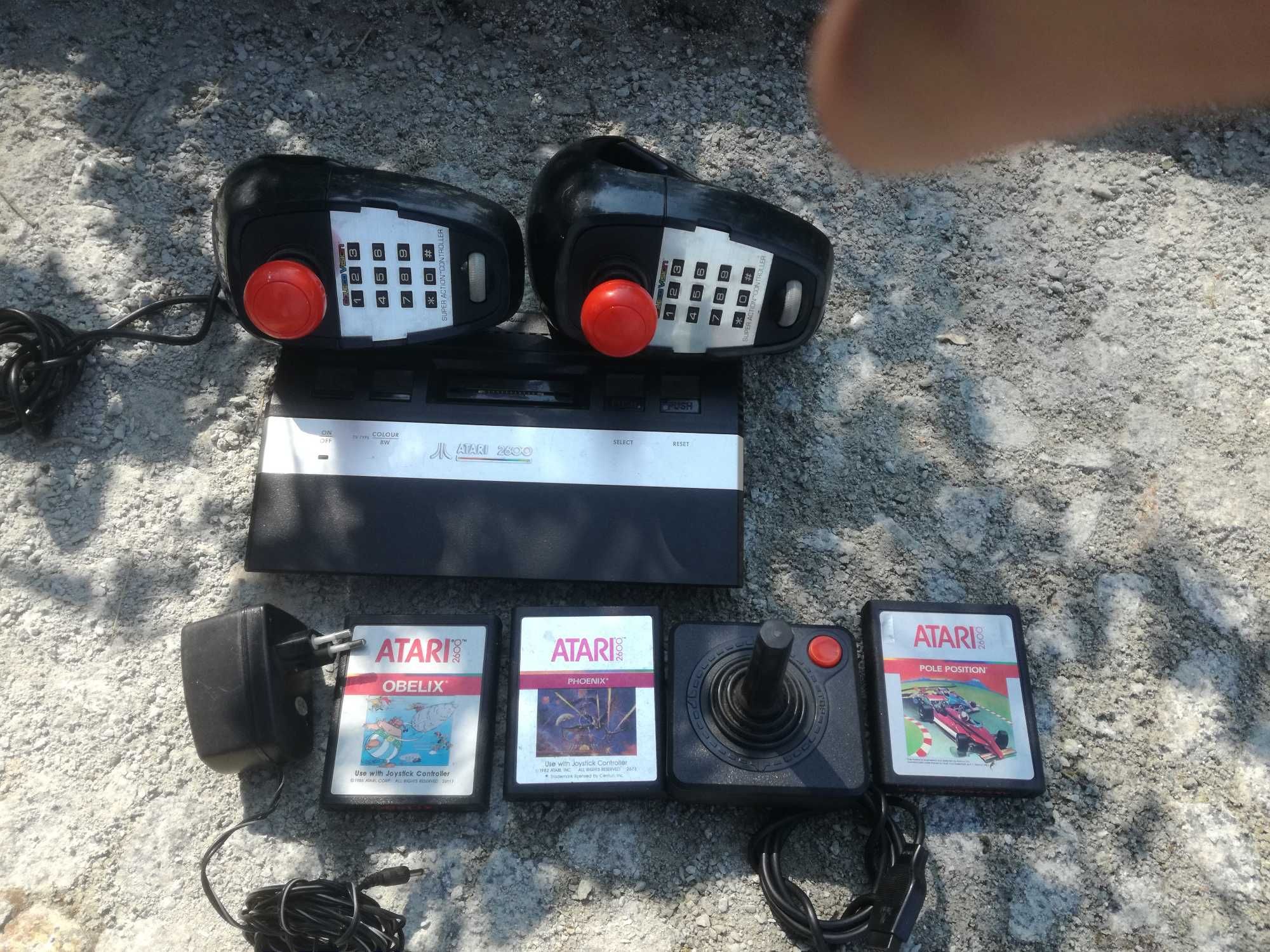 Konsola  ATARI  CX 2600 3 joystick i 3 gry