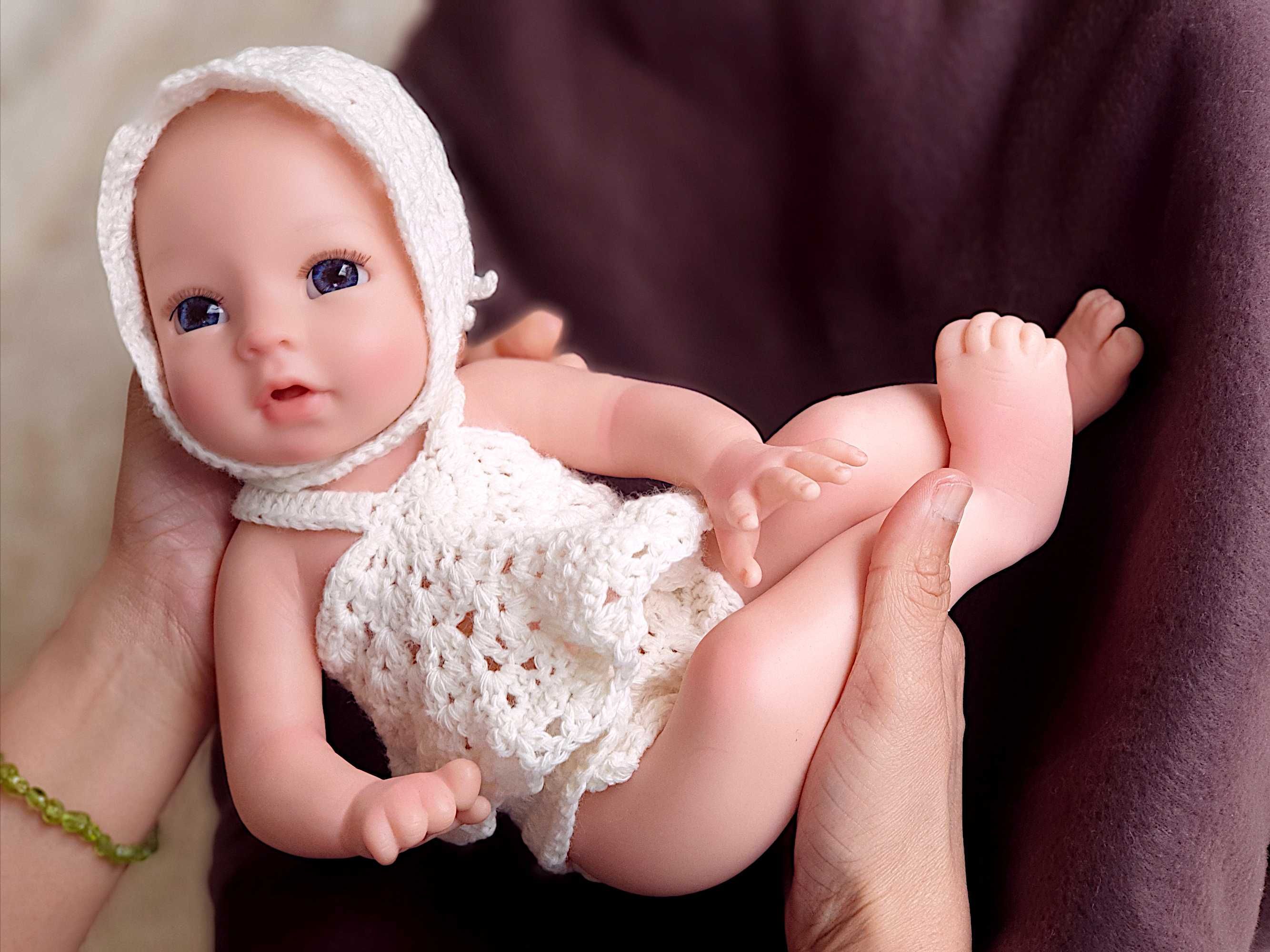 Bebé Reborn Menina Corpo Inteiro Silicone Catarina, 34cm, Banhável