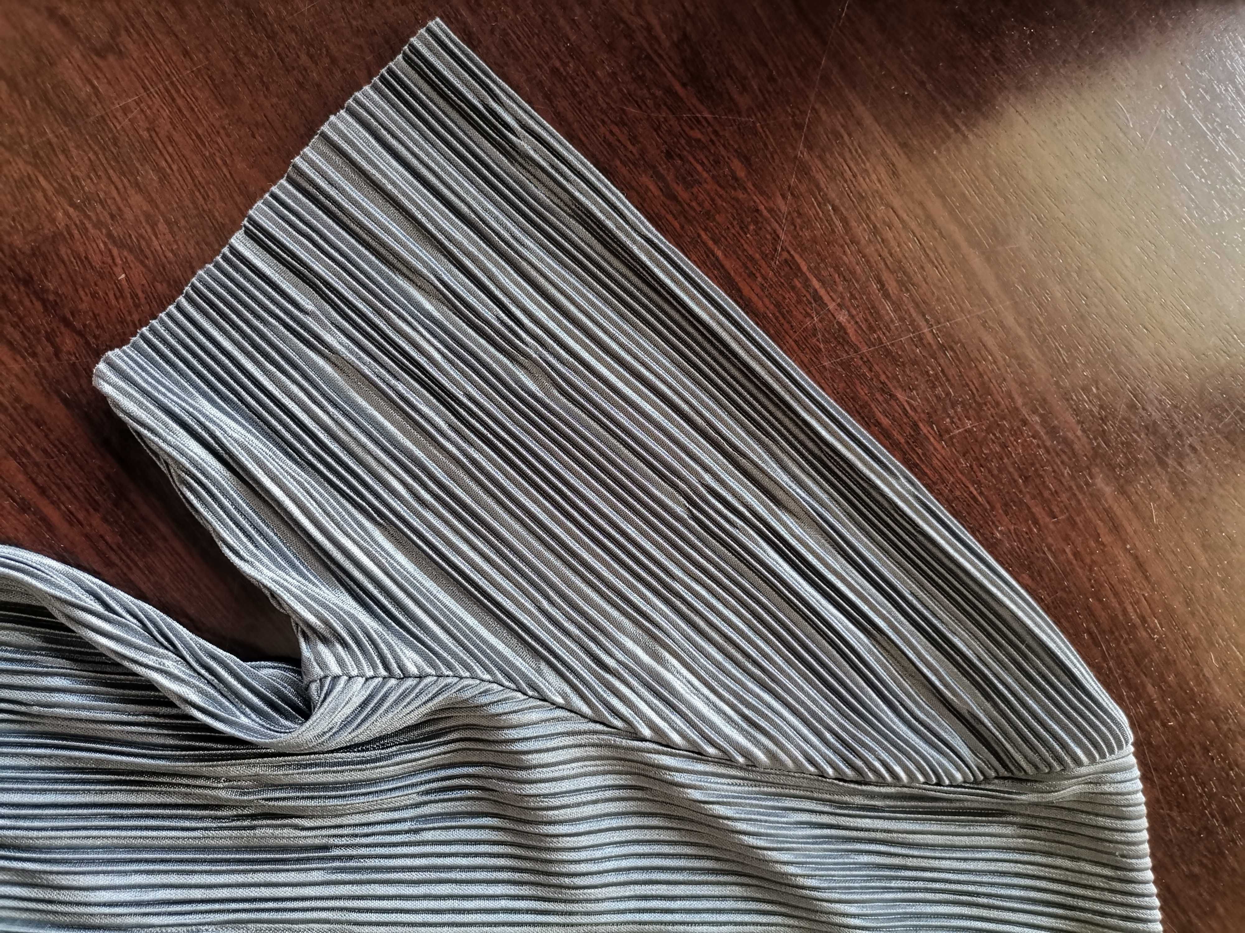 Camisola / t-shirt Zara cinza em tecido zigzag - tamanho M / 38 - nova